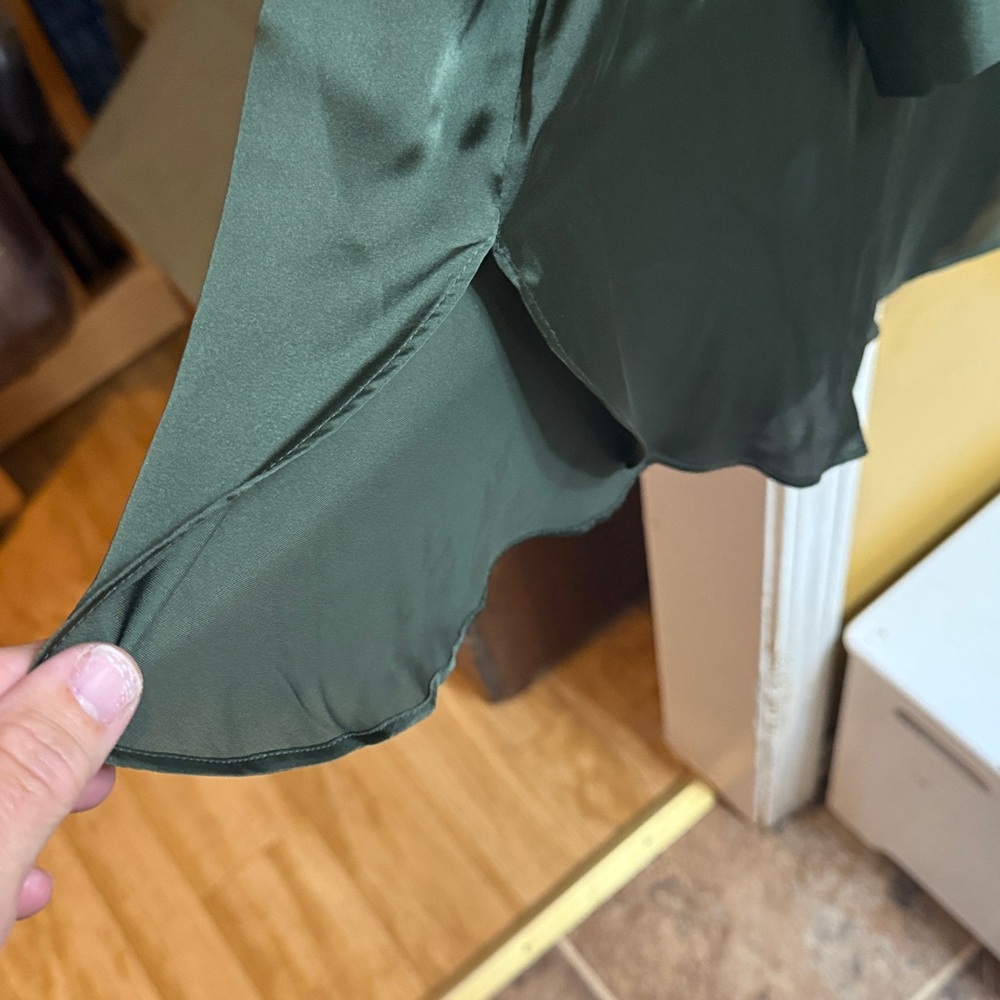 NWT Plus Size 22/24 Olive Green Satin Button Front Blouse Career Top - Picture 5 of 7